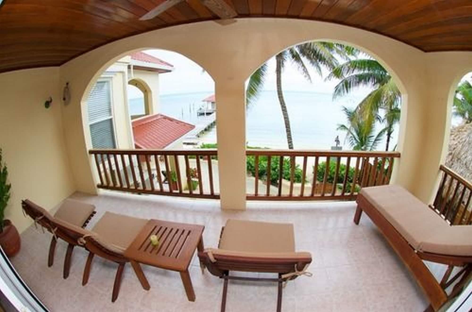 The Palms Oceanfront Suites サン・ペドロ エクステリア 写真